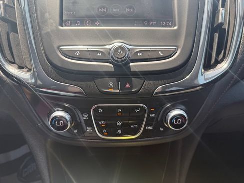 Used 2024 Chevrolet Equinox RS FWD image 38