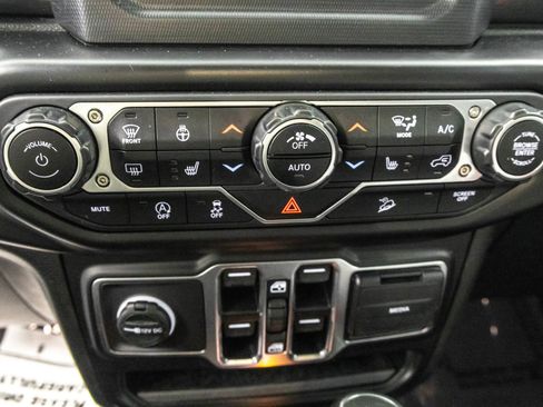 Used 2021 Jeep Wrangler Unlimited Sport image 29