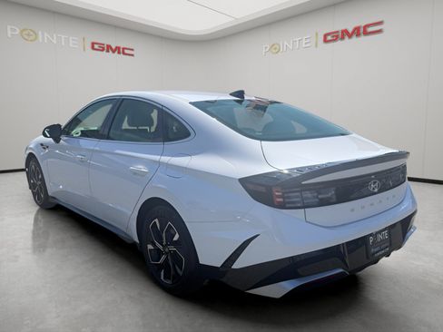 Used 2025 Hyundai Sonata SEL FWD image 5