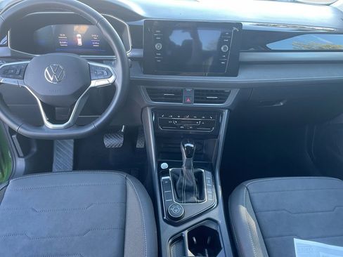 Certified 2025 Volkswagen Taos SE image 10