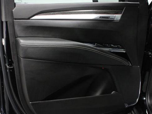 Used 2025 Cadillac Escalade V image 11