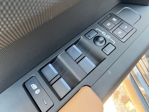 Used 2026 Land Rover Defender 110 S AWD/4WD image 12
