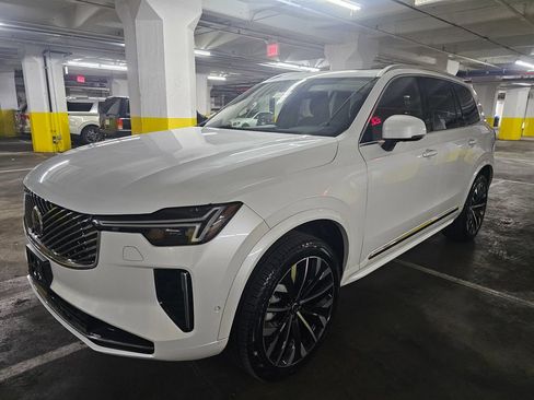 Certified 2025 Volvo XC90 B5 Plus AWD/4WD image 1