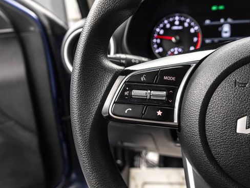 Used 2022 Kia Forte LXS w/ LXS Technology Package image 17