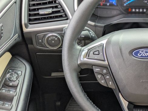 Used 2021 Ford Edge SEL w/ Convenience Package image 23