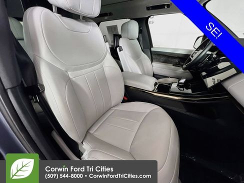 Used 2024 Land Rover Range Rover Sport SE AWD/4WD image 17