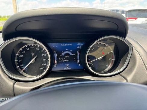Used 2020 Maserati Levante GranLusso AWD/4WD image 19