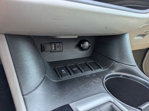 Used 2016 Toyota Highlander Limited Platinum FWD image 18