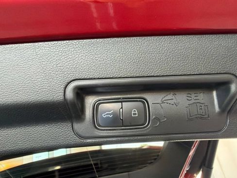 Used 2021 Ford Explorer XLT w/ Class III Trailer Tow Package AWD/4WD image 6