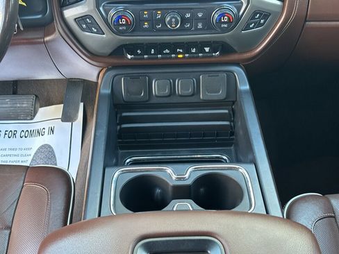 Used 2019 Chevrolet Silverado 2500 High Country image 20