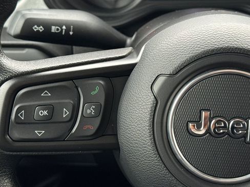 Used 2025 Jeep Gladiator Sport AWD/4WD image 26