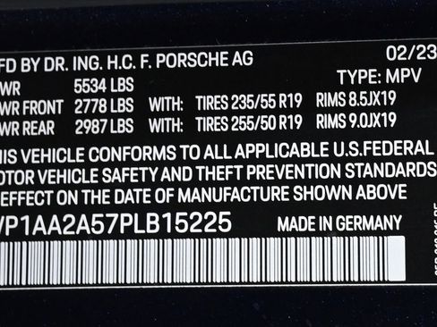 Used 2023 Porsche Macan AWD/4WD image 28