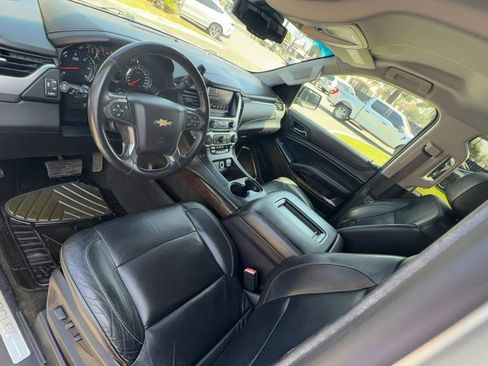 Used 2017 Chevrolet Suburban LT image 12
