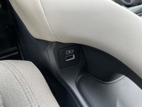 Certified 2023 Honda HR-V LX image 30