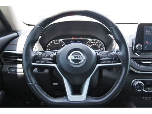 Used 2020 Nissan Altima 2.5 SR w/ Premium Package FWD image 17