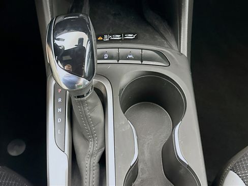 Used 2025 Buick Envista Preferred w/ Convenience I Package image 24