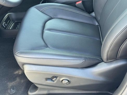 New 2026 Chrysler Pacifica Select FWD image 13