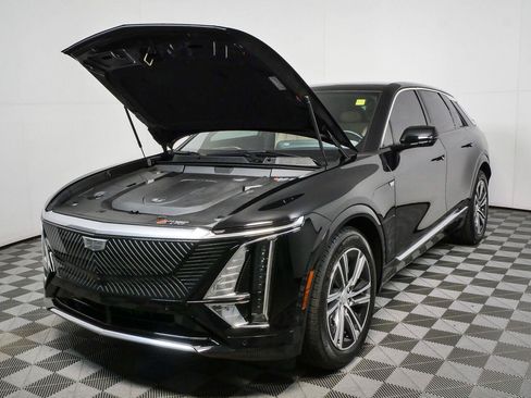 Used 2024 Cadillac Lyriq Luxury w/ Nappa Leather Package AWD/4WD image 30