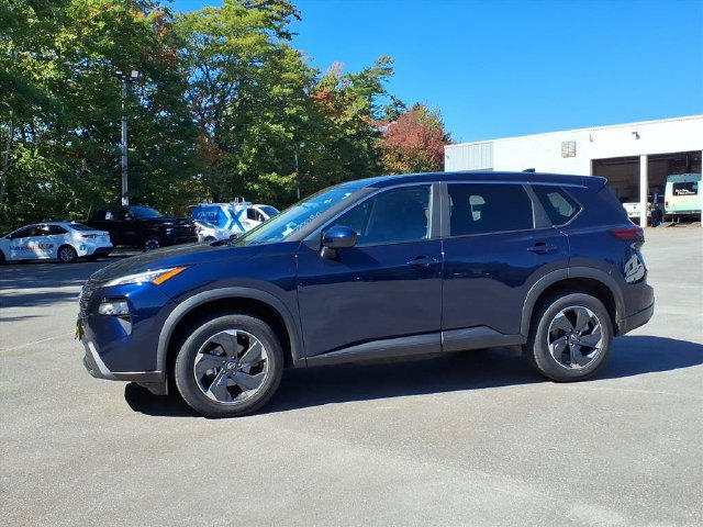 Used 2025 Nissan Rogue SV AWD/4WD image 8