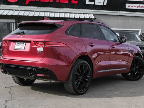 Used 2018 Jaguar F-PACE S image 10