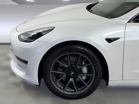 Used 2021 Tesla Model 3 Standard Range Plus image 11