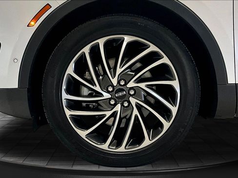 Used 2019 Lincoln Nautilus Reserve FWD image 33