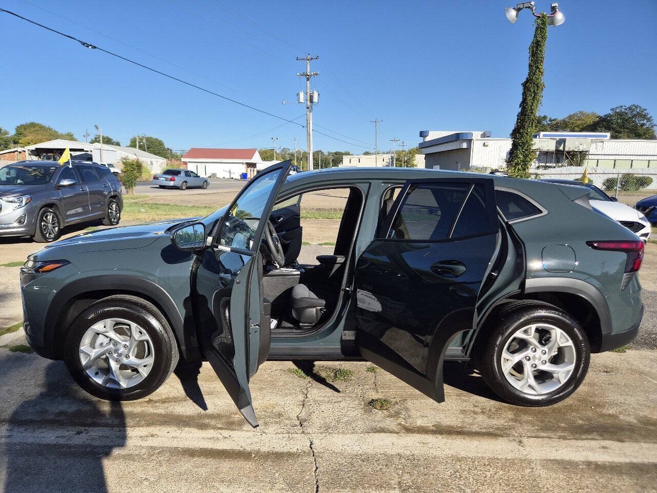 Used 2026 Chevrolet Trax LS w/ LS Convenience Package FWD image 18