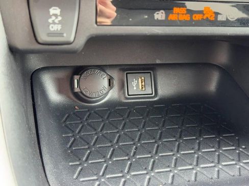 Used 2025 Toyota RAV4 XLE image 21