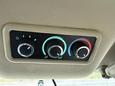 Used 2017 Chevrolet Express 3500 LT w/ LT Preferred Equipment Group image 23