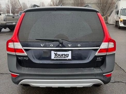 Used 2016 Volvo XC70 T5 Premier w/ Proximity Package image 8