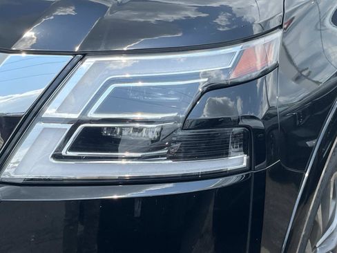 Used 2024 Nissan Armada Platinum w/ Captain's Chairs Package AWD/4WD image 4