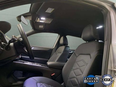 Used 2025 Volkswagen Atlas Cross Sport SE w/ Black Wheel Package image 23