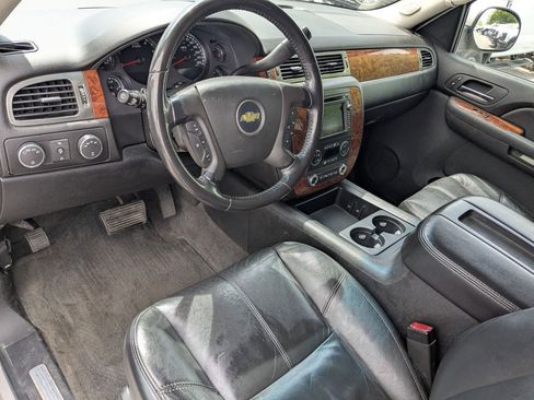 Used 2007 Chevrolet Tahoe LTZ w/ LTZ Preferred Equipment Group AWD/4WD image 17
