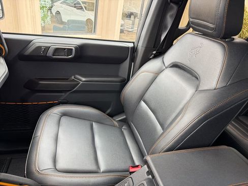 Used 2024 Ford Bronco Badlands image 38