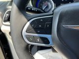 Used 2023 Chrysler Pacifica Touring-L image 4