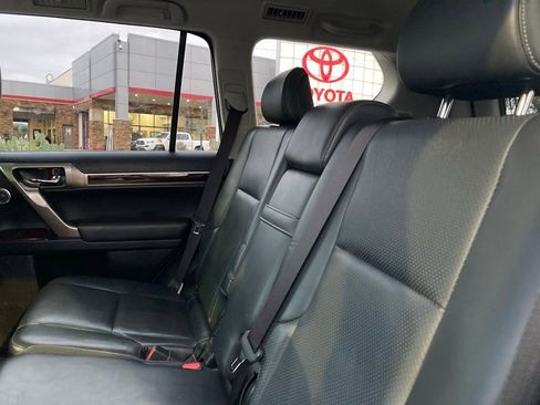 Used 2018 Lexus GX 460 Luxury w/ Preferred Accessory Package image 11