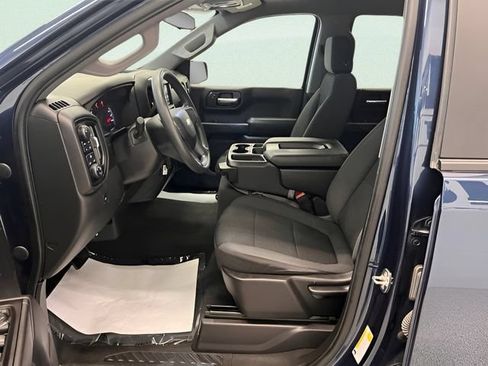 Used 2020 Chevrolet Silverado 1500 Custom w/ Custom Value Package AWD/4WD image 14
