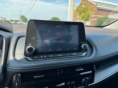 Used 2021 Nissan Rogue SV w/ Premium Package FWD image 17