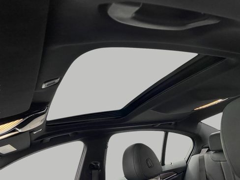 Certified 2022 BMW 530i xDrive w/ Premium Package image 31