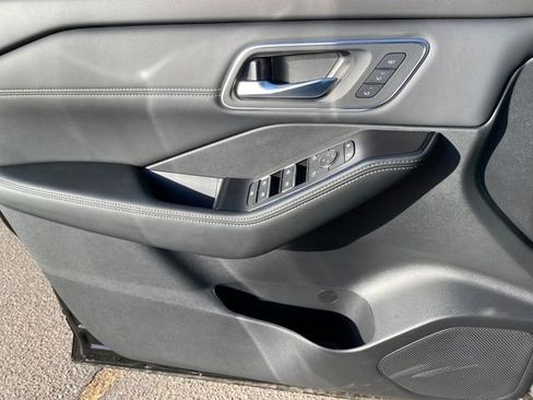 New 2026 Nissan Rogue Platinum w/ Platinum Premium Package image 13