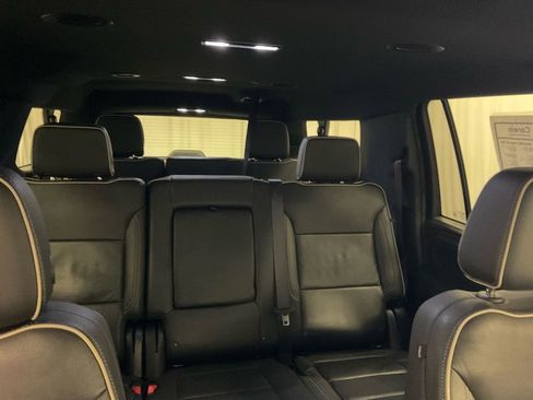 Used 2024 GMC Yukon XL SLT image 30