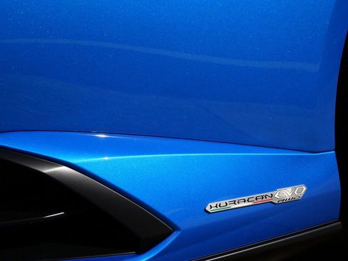 Used 2020 Lamborghini Huracan EVO image 10