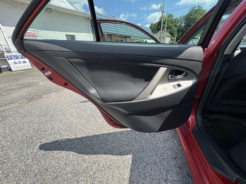Used 2010 Toyota Camry SE image 14