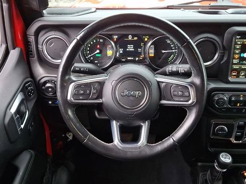 Used 2022 Jeep Wrangler Unlimited Sahara w/ Cold Weather Group AWD/4WD image 19