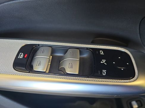 Used 2023 Mercedes-Benz GLC 300 4MATIC image 28