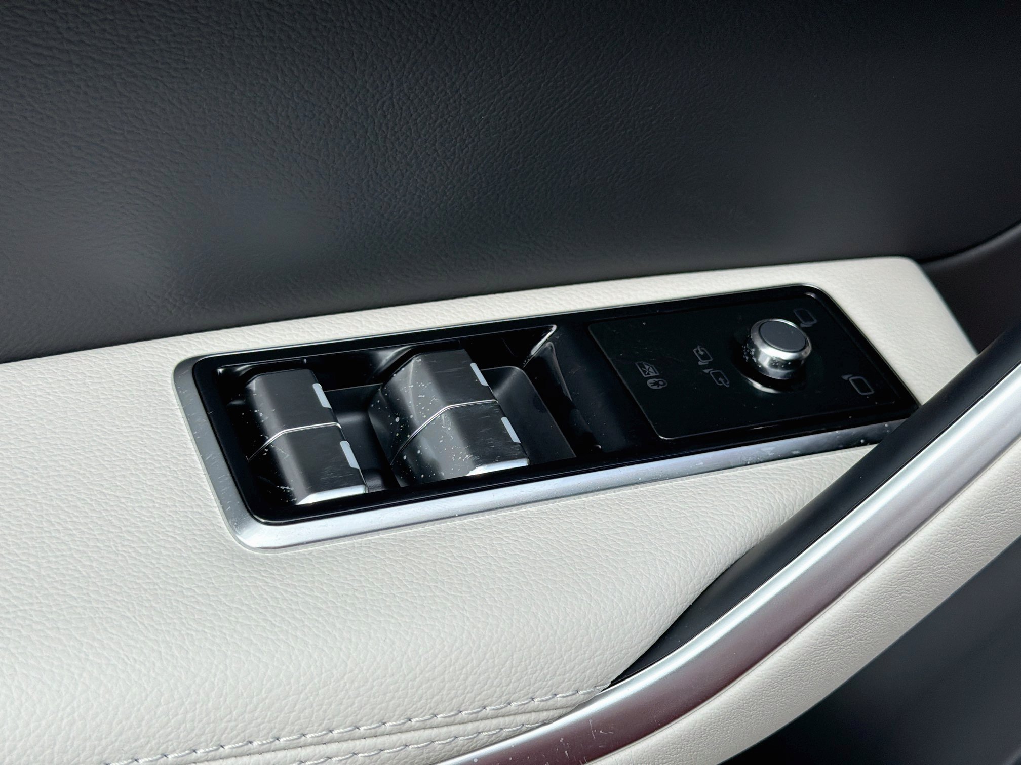 New 2026 Jaguar F-PACE R-Dynamic S AWD/4WD image 23
