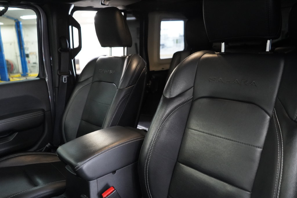 Used 2022 Jeep Wrangler Unlimited Sahara AWD/4WD image 20