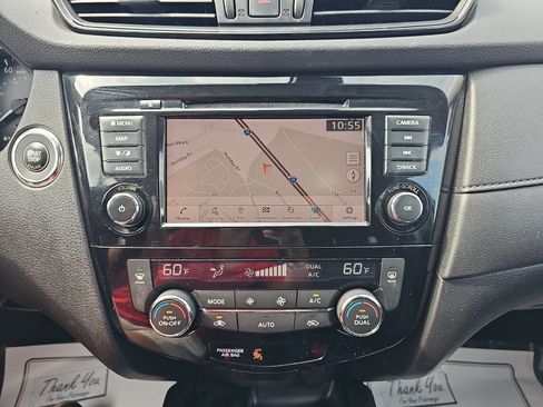 Used 2020 Nissan Rogue SV w/ Premium Package AWD/4WD image 19
