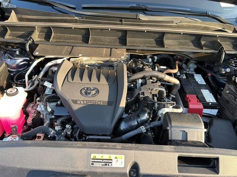 Used 2023 Toyota Highlander XLE FWD image 35