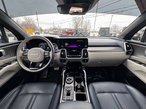 Used 2023 Kia Sorento SX Prestige image 15
